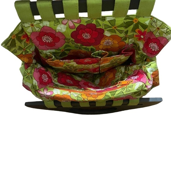 USINDO Green Fabric Purse w/Floral Design & Wooden Handles - Picture 8 of 9